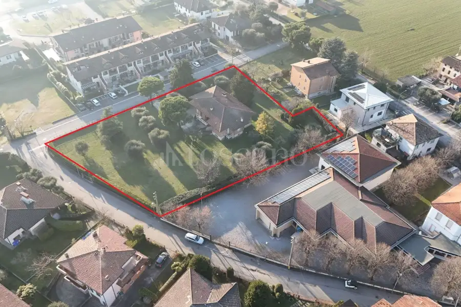 Villa in vendita di 1.666 mq a €1.490.000 (rif. 3/2025)