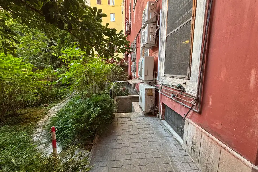 Negozio in vendita di 178 mq a €339.000 (rif. 25/2026)