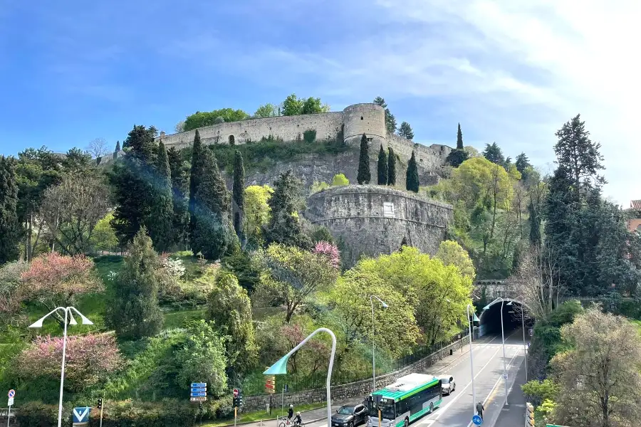 Ufficio in vendita di 85 mq a €275.000 (rif. 32/2026)