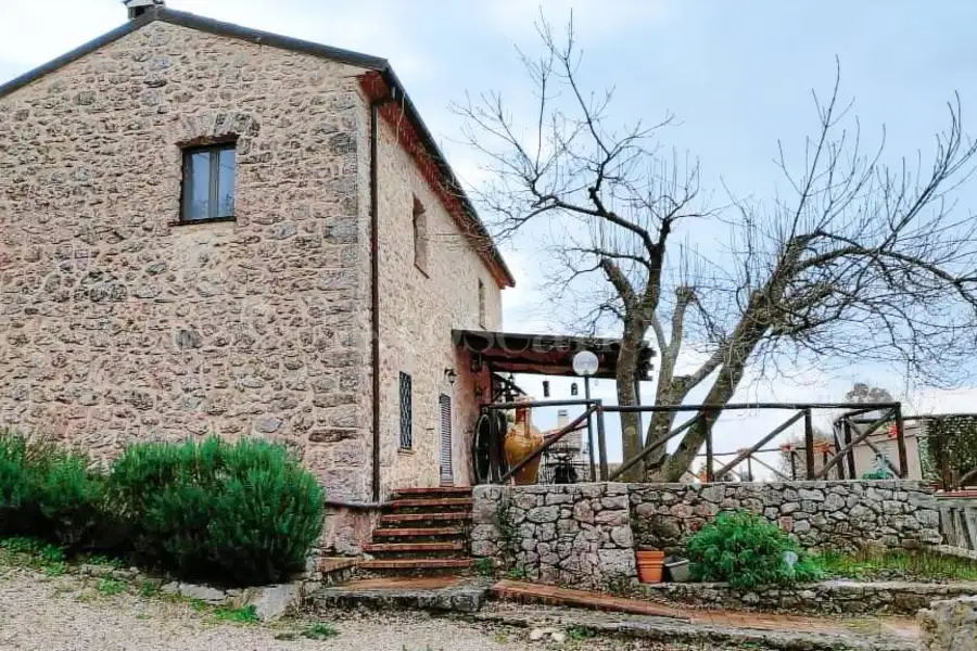 Casale in vendita di 100 mq a €230.000 (rif. 3/2026)