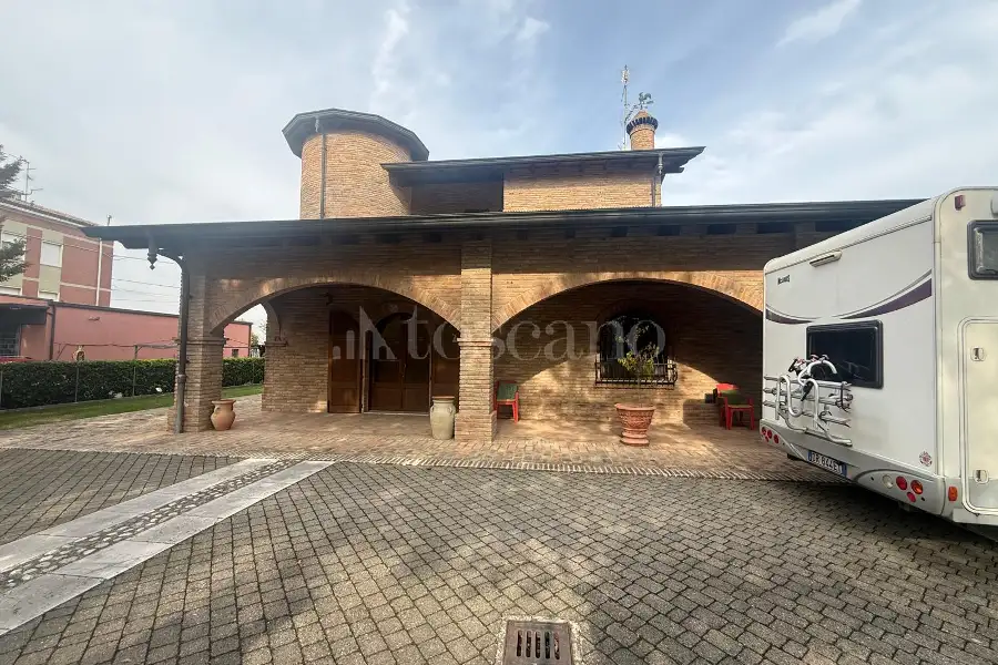Casa Indipendente in vendita di 332 mq a €655.000 (rif. 52/2026)