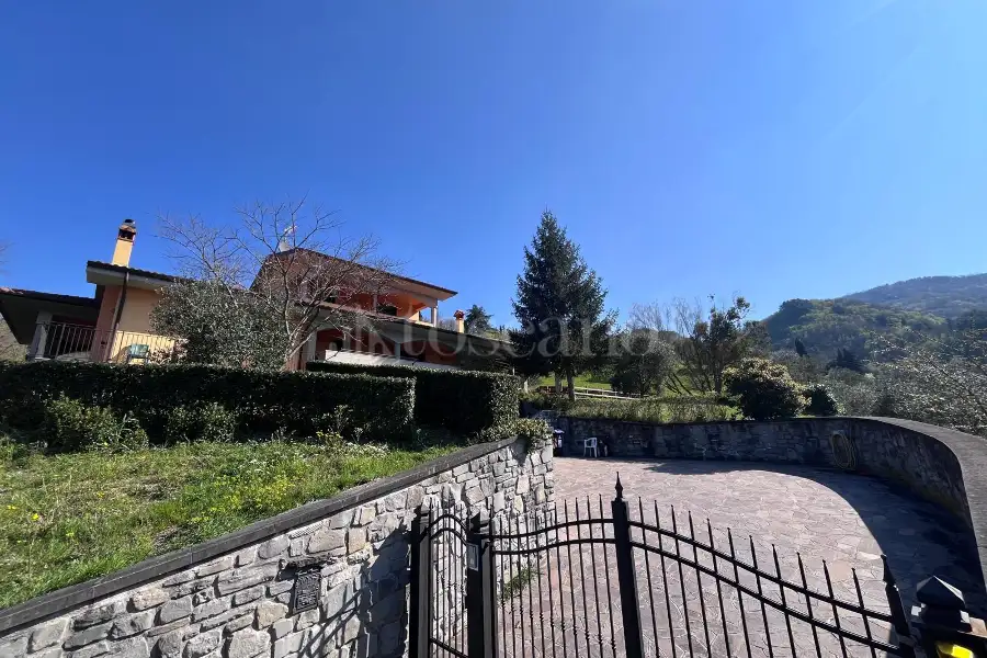 Villa in vendita di 300 mq a €825.000 (rif. 24/2025)
