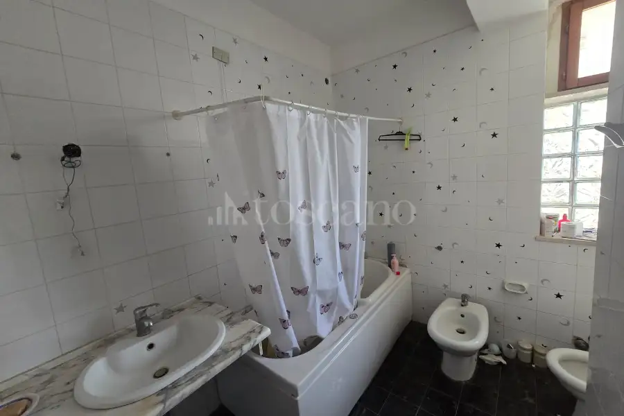 Casa in vendita di 198 mq a €178.000 (rif. 142/2025)
