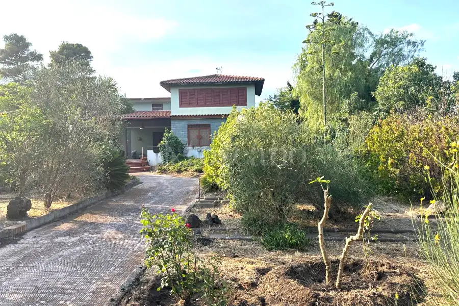 Villa in vendita di 210 mq a €300.000 (rif. 111/2025)