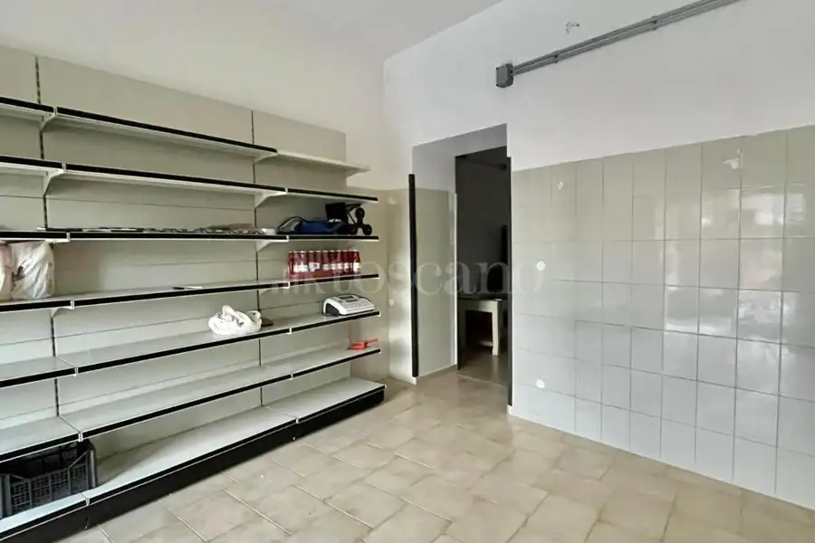 Negozio in affitto di 50 mq a €450 (rif. 84/2026)