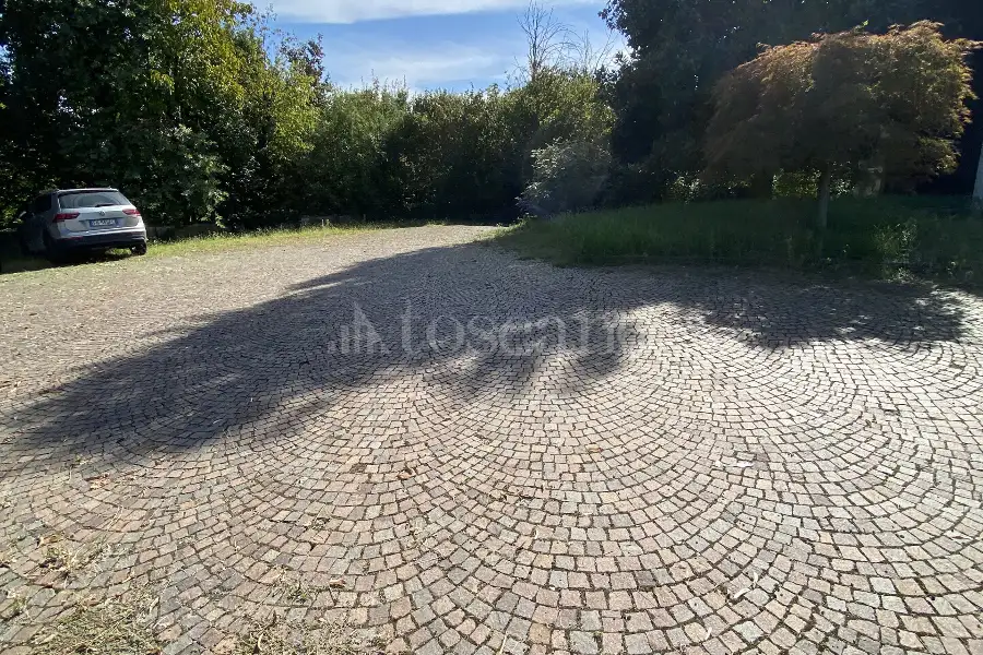 Negozio in vendita di 480 mq a €190,000 (rif. TS0330VE)