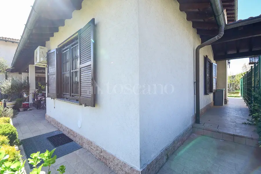 Villa in vendita di 300 mq a €390.000 (rif. 4/2026)