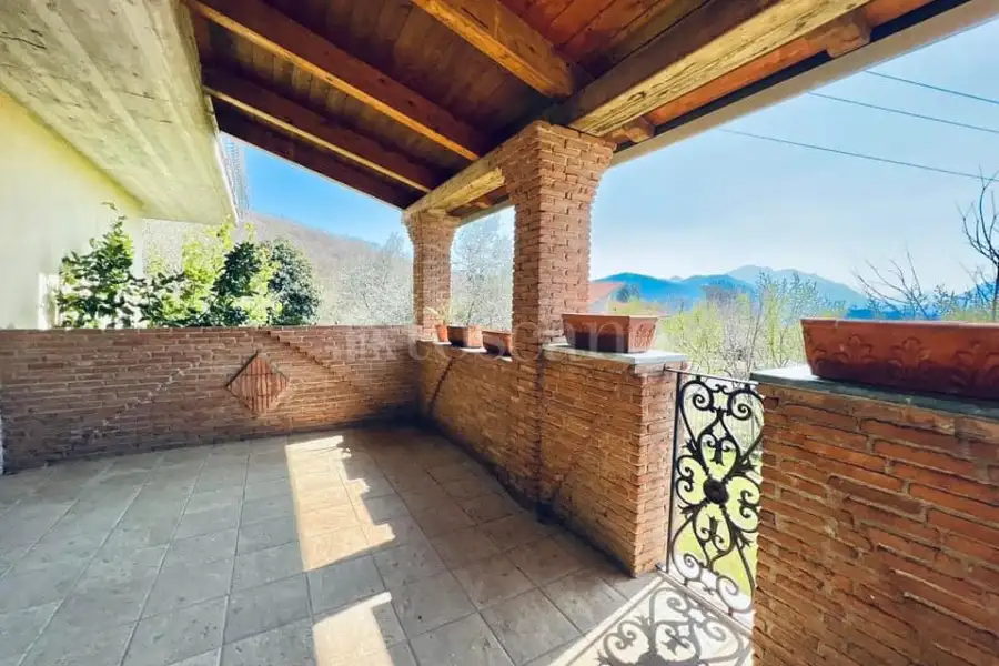 Villa in vendita di 280 mq a €275.000 (rif. 115/2026)