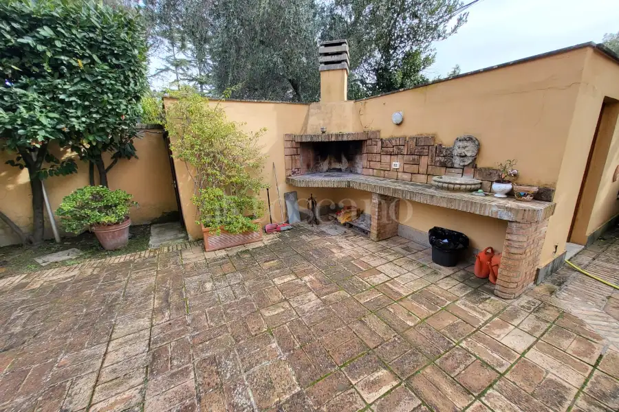 Villa Bifamiliare in vendita di 230 mq a €448.000 (rif. 2/2026)