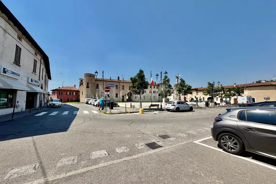 Casa Indipendente in vendita di 400 mq a €315.000 (rif. 41/2026)