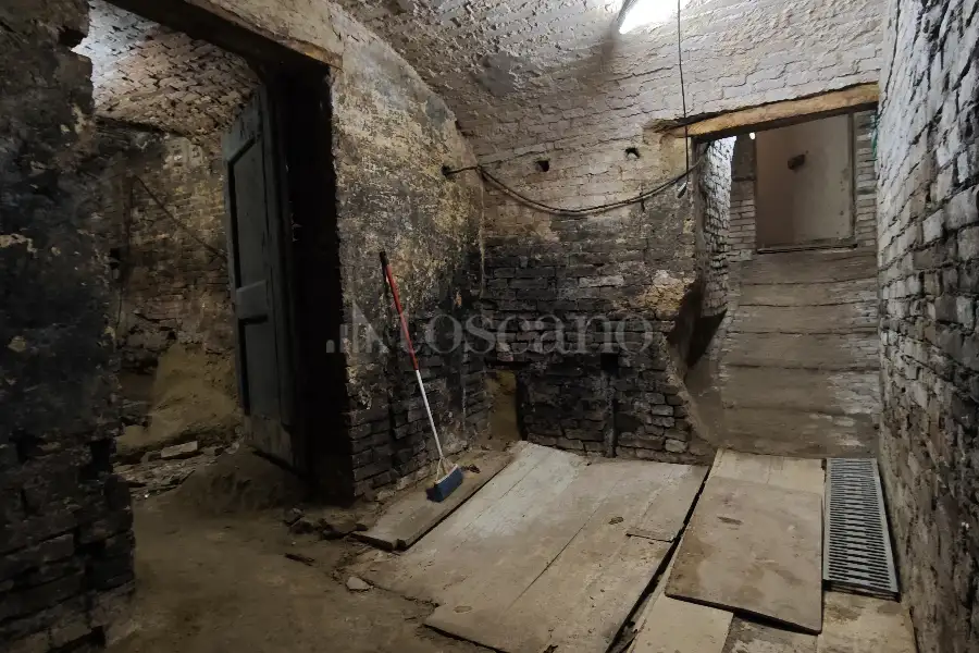 Garage in vendita di 120 mq a €90.000 (rif. 37/2024)