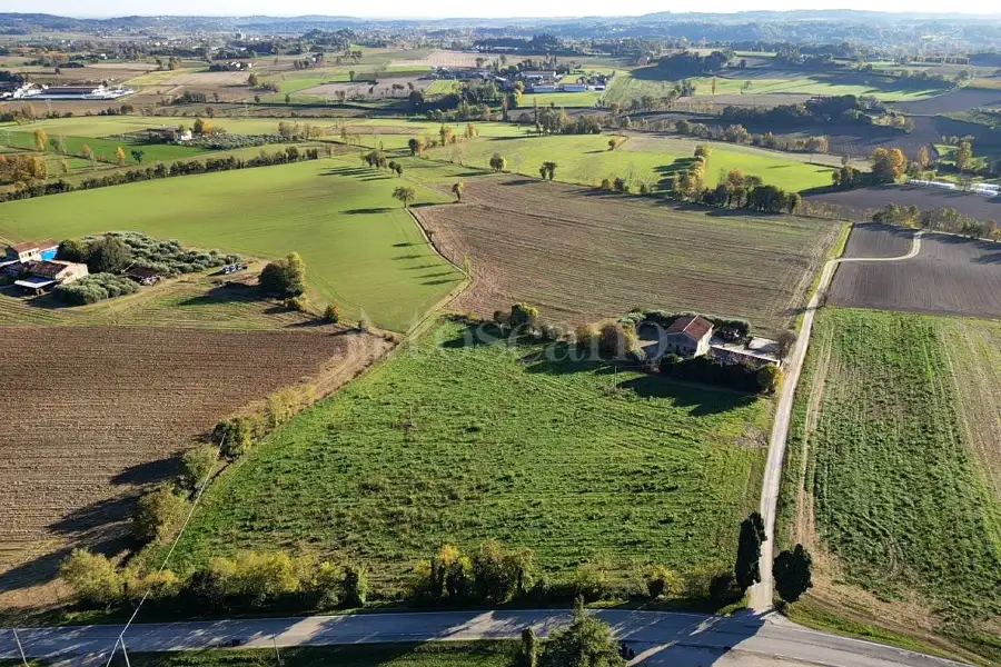 Casale in vendita di 200 mq a €2.200.000 (rif. 55/2025)