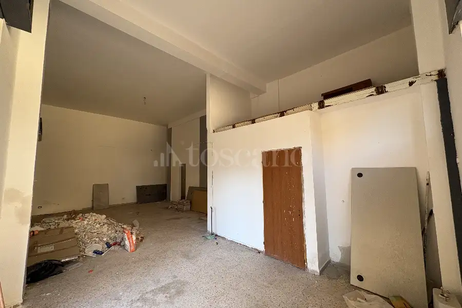 Negozio in vendita di 67 mq a €74.000 (rif. 17/2026)