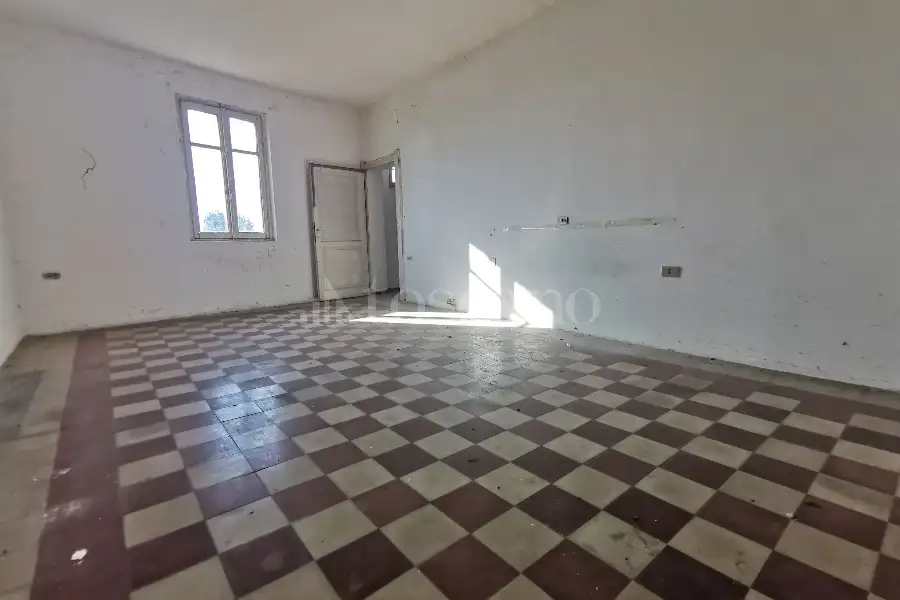 Casa Indipendente in vendita di 500 mq a €65.000 (rif. 27/2026)