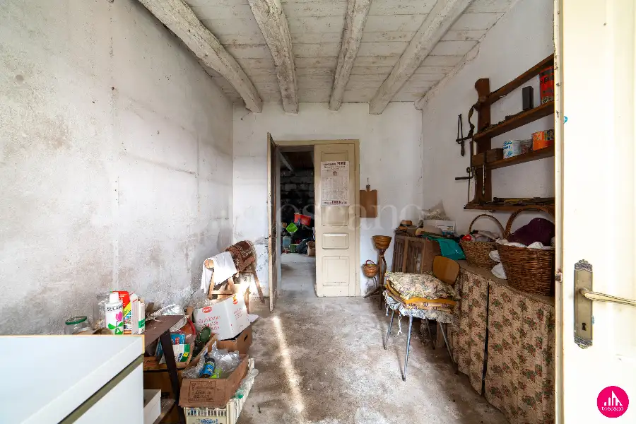 Rustico in vendita di 170 mq a €85.000 (rif. 8/2026)