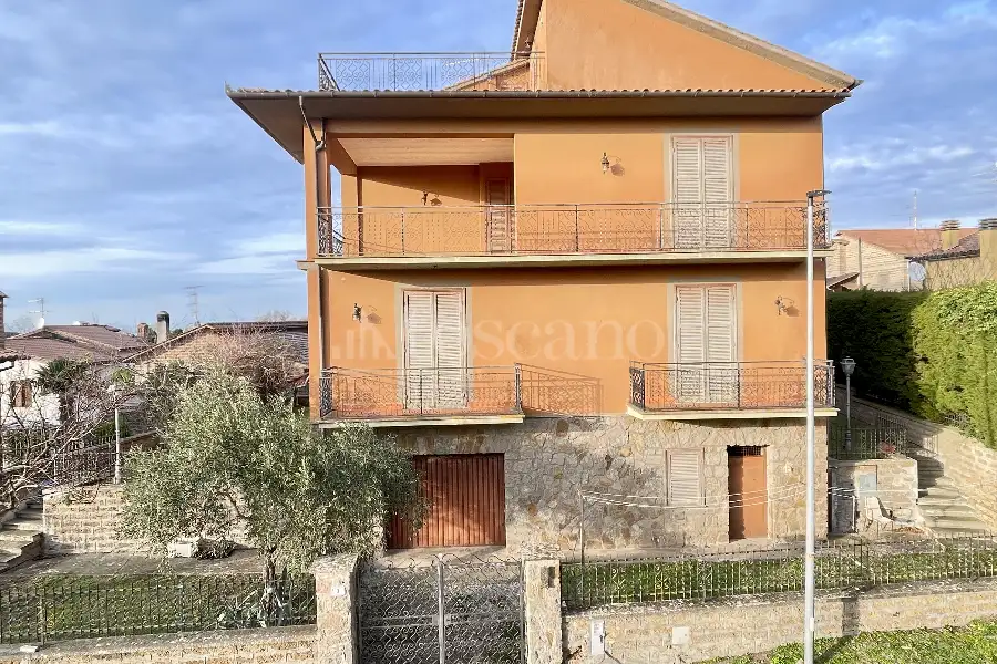 Villa in vendita di 400 mq a €295.000 (rif. 2/2026)