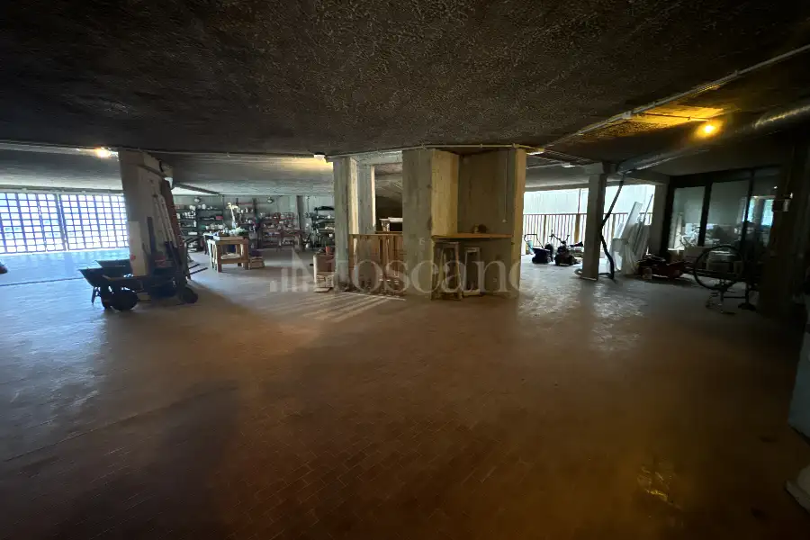 Casa in vendita di 800 mq a €879.000 (rif. 109/2024)