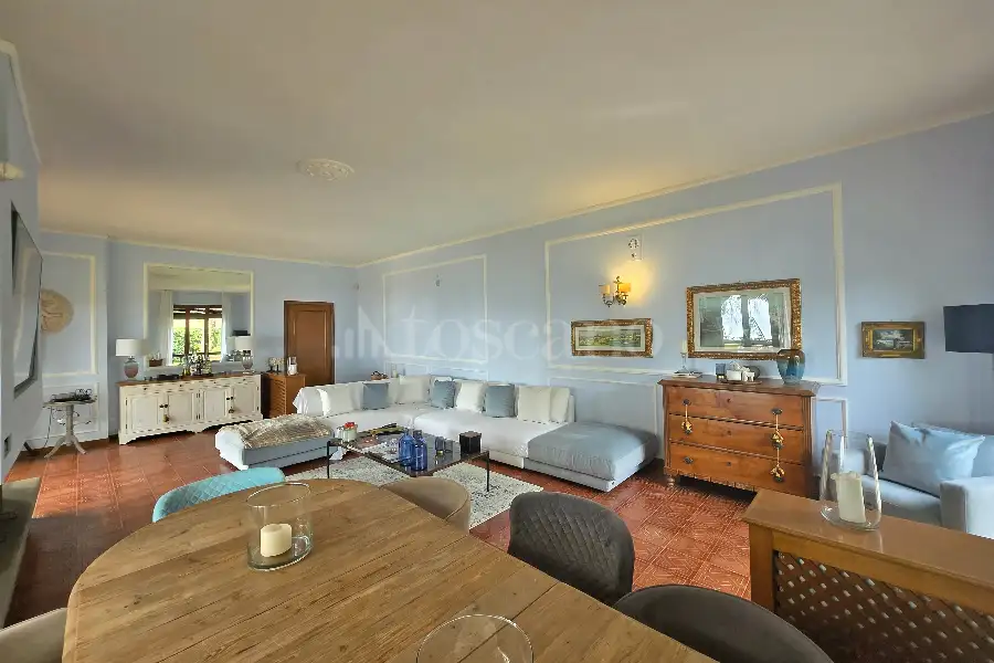 Villa in vendita di 250 mq a €1.200.000 (rif. 9/2025)