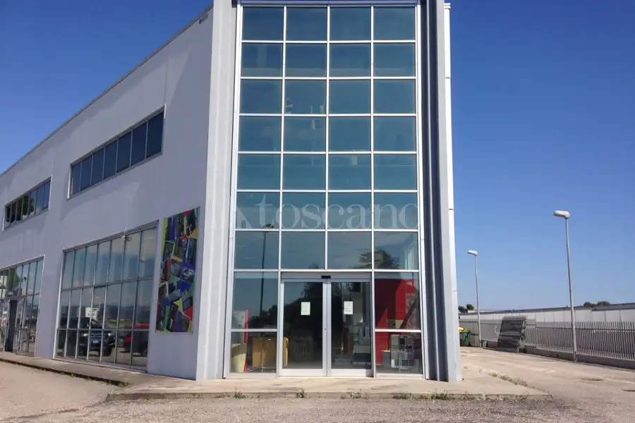 Negozio in vendita di 200 mq a €210.000 (rif. 55/2026)