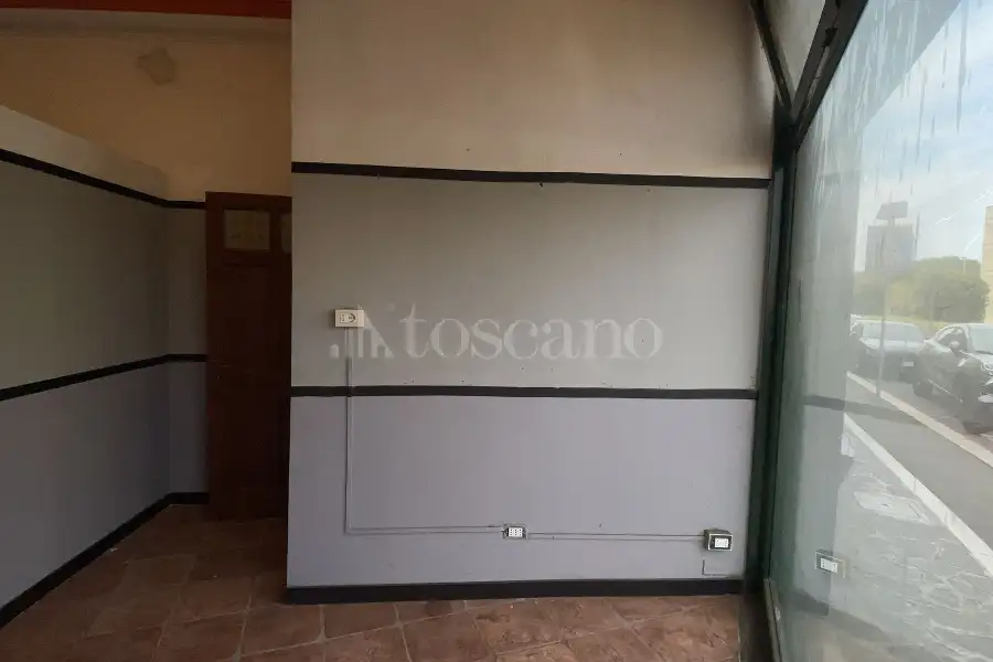 Negozio in affitto di 40 mq a €750 (rif. 21/2026)