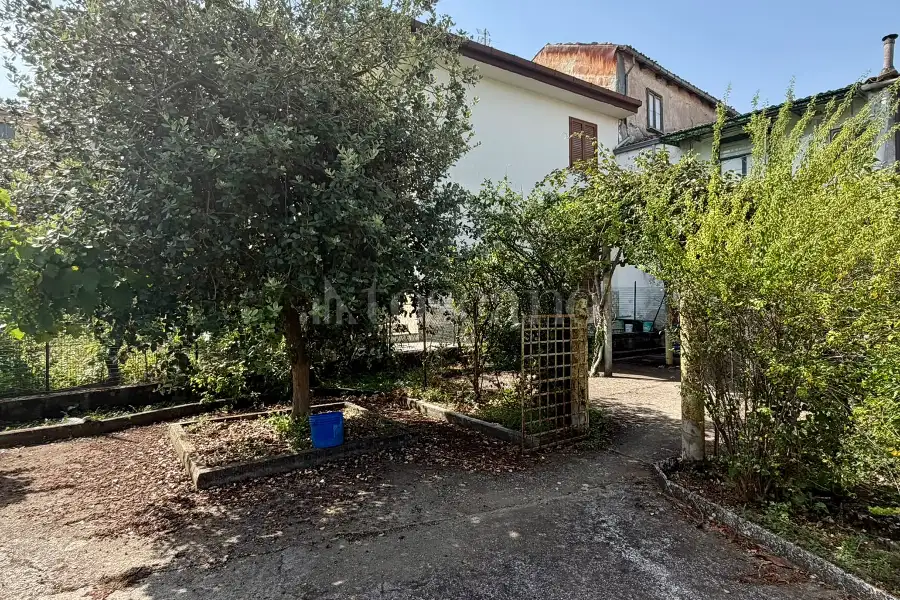 Casa Indipendente in vendita di 246 mq a €70.000 (rif. 152/2026)