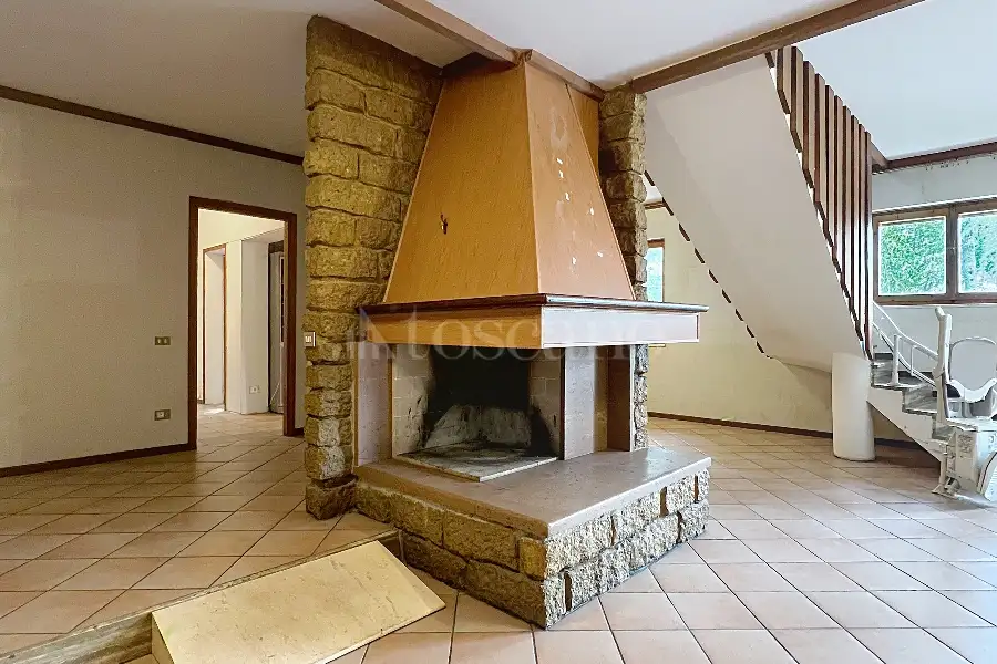 Casa Indipendente in vendita di 300 mq a €330.000 (rif. 24/2026)