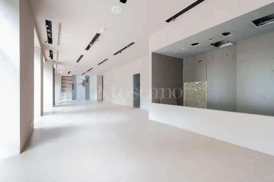 Negozio in affitto di 170 mq a €7.000 (rif. 14/2026)