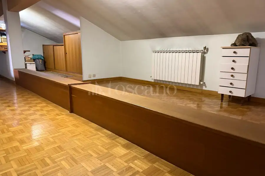 Villa Plurifamiliare in vendita di 250 mq a €575.000 (rif. 25/2026)