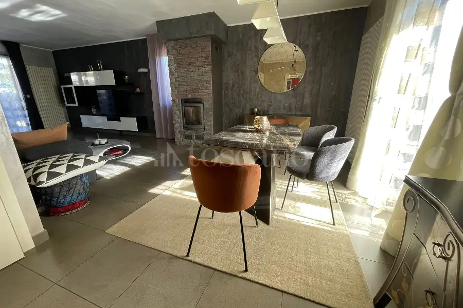 Villa Bifamiliare in vendita di 250 mq a €360.000 (rif. 65/2025)