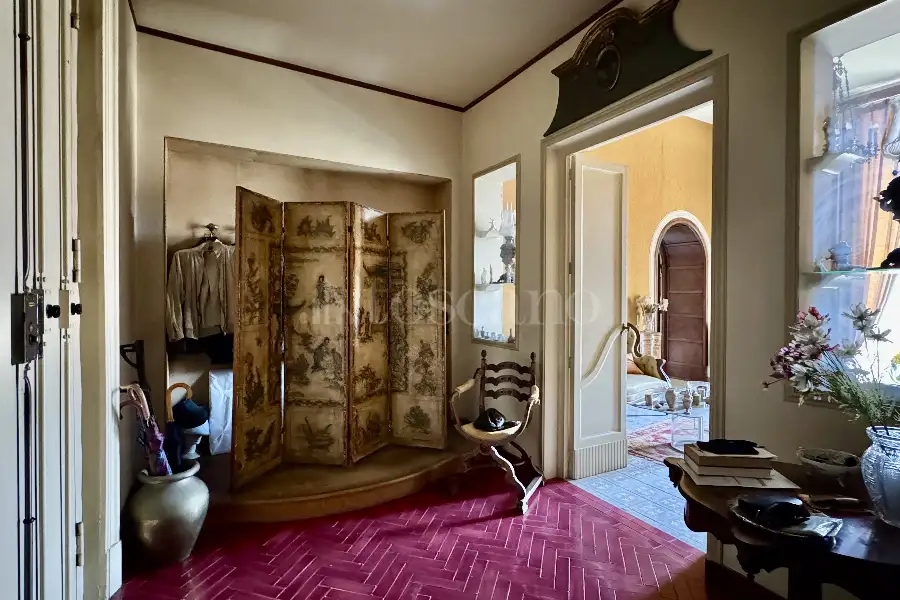 Casa in vendita di 340 mq a €690.000 (rif. 144/2025)