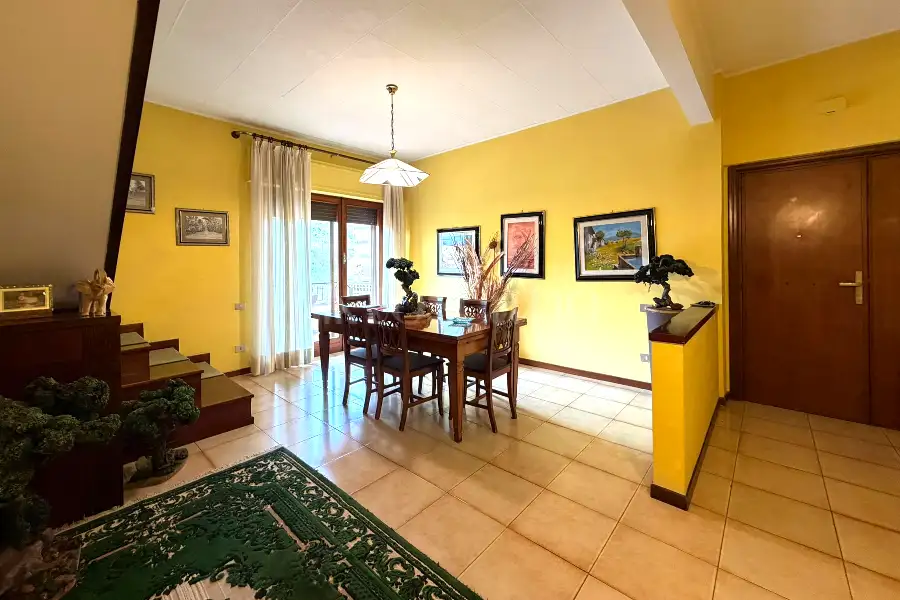Attico in vendita di 220 mq a €370.000 (rif. 75/2025)