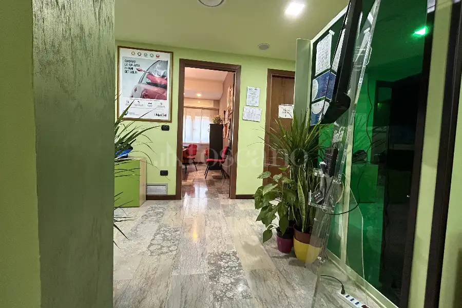 Ufficio in vendita di 200 mq a €459.000 (rif. 11/2026)