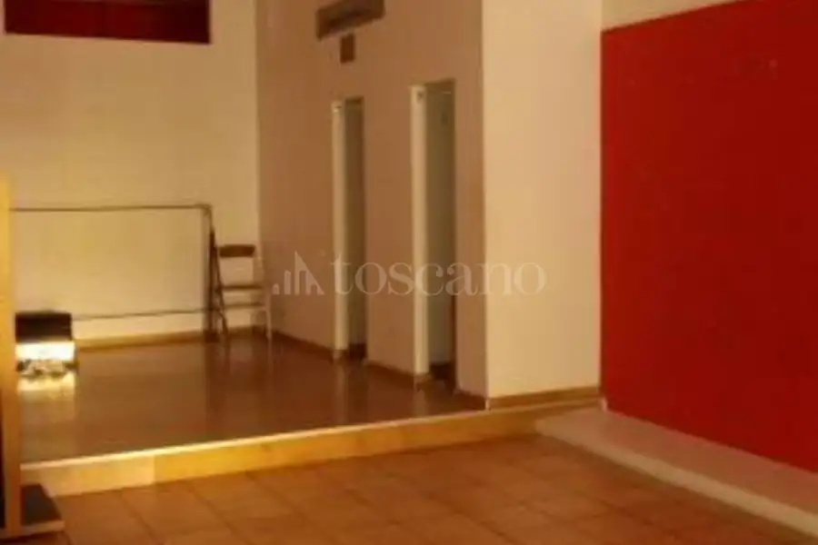 Negozio in affitto di 95 mq a €850 (rif. 55/2025)