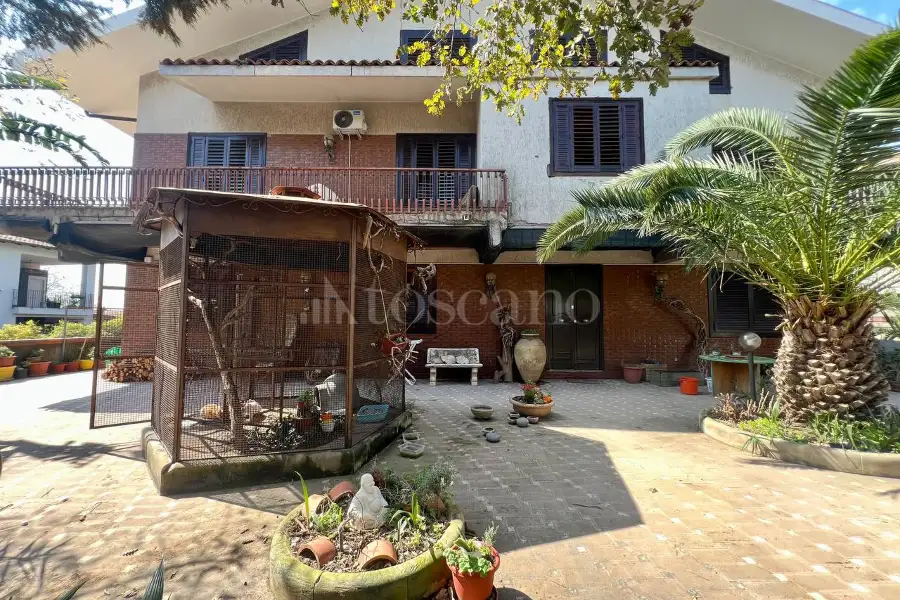 Villa in vendita di 667 mq a €548.000 (rif. 28/2025)