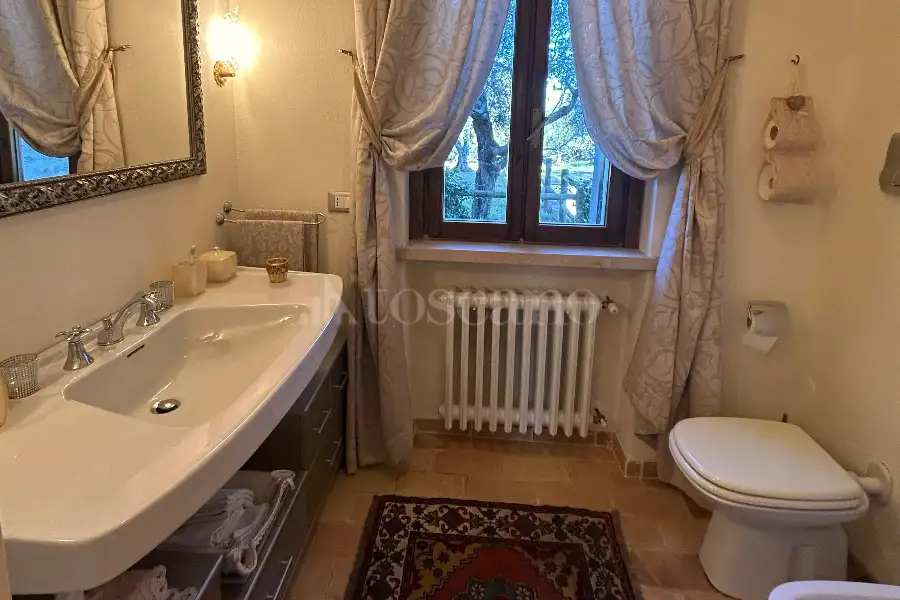 Villa in vendita di 480 mq a €880.000 (rif. 4/2026)