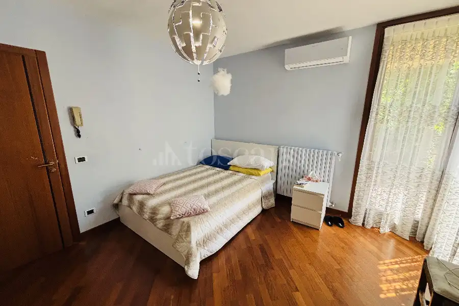Villa in vendita di 385 mq a €880.000 (rif. 39/2026)