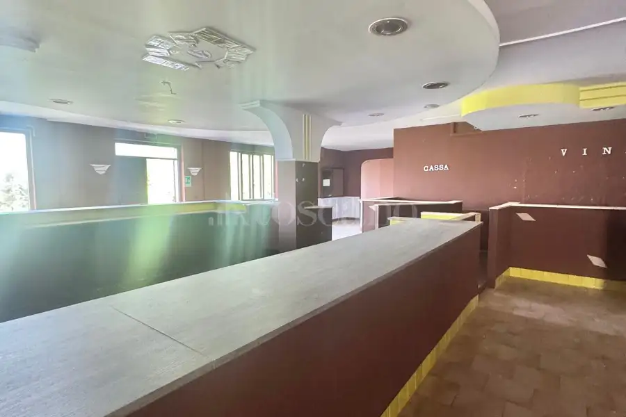 Negozio in vendita di 300 mq a €49.000 (rif. 64/2026)