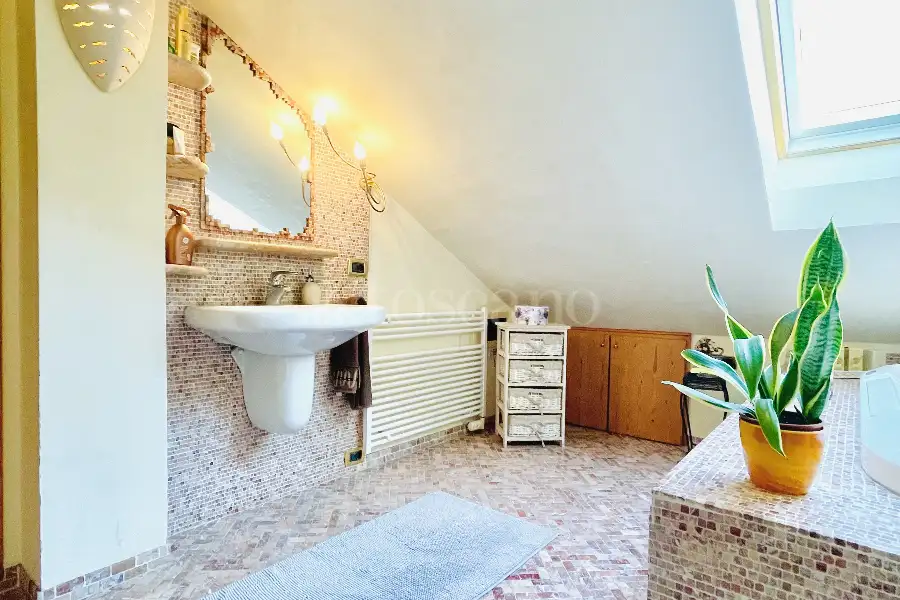 Villa in vendita di 410 mq trattativa riservata (rif. 112/2024)