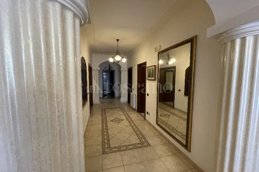 Casa Indipendente in vendita di 382 mq a €450.000 (rif. 2/2026)