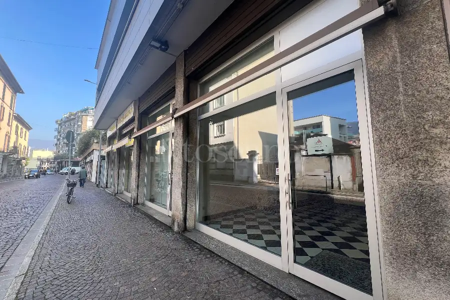 Negozio in affitto di 70 mq a €1.500 (rif. 10/2026)