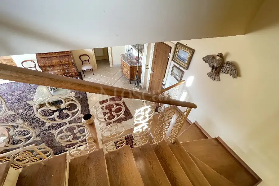 Villa in vendita di 500 mq a €1.500.000 (rif. 45/2025)