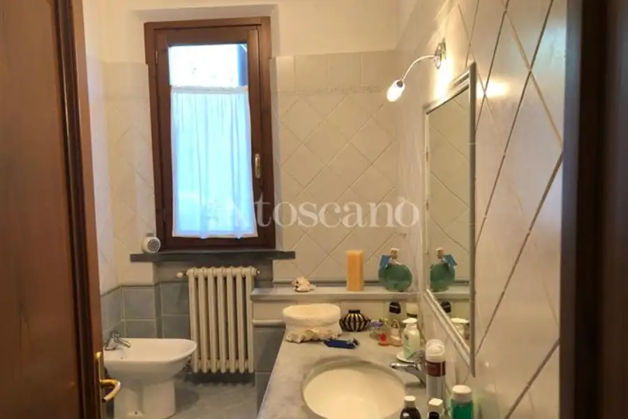 Villa Bifamiliare in vendita di 280 mq a €298.000 (rif. 18/2025)