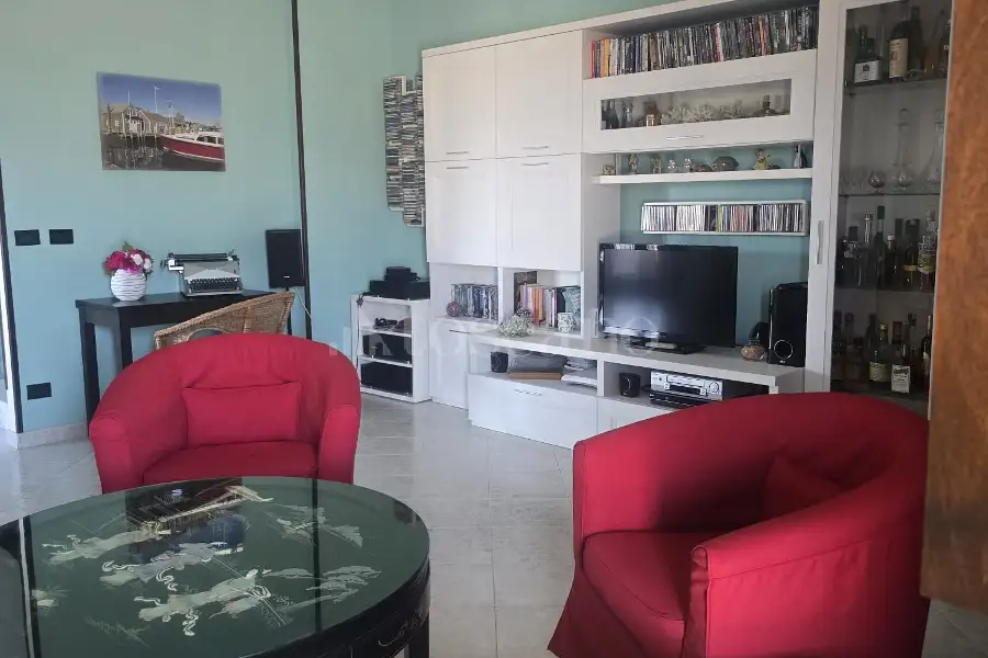 Villa Bifamiliare in vendita di 220 mq a €220.000 (rif. 63/2026)