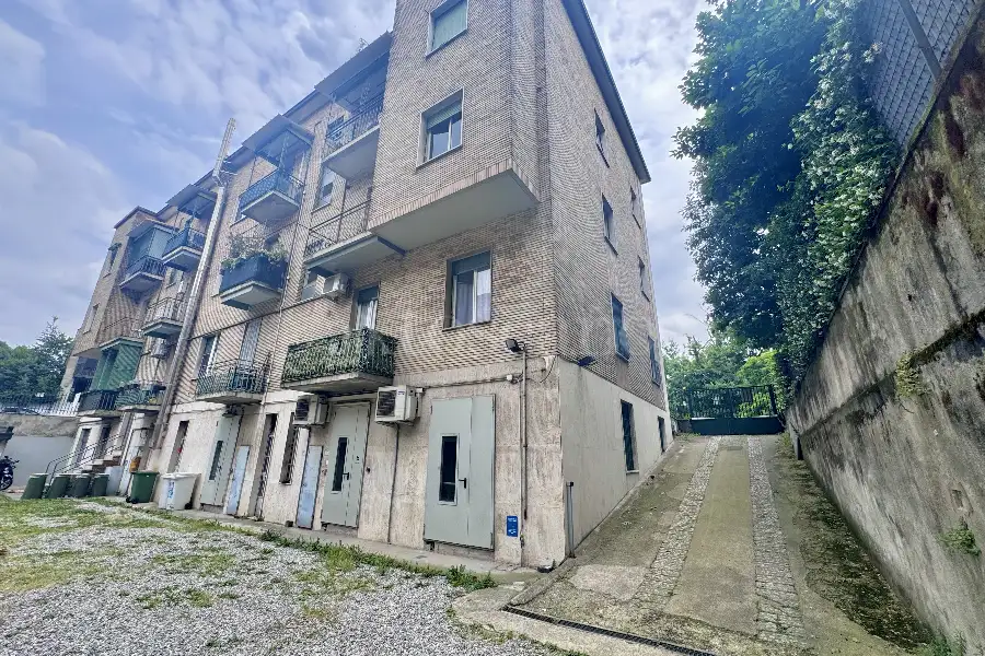 Box in vendita di 35 mq a €69.000 (rif. 71/2025)
