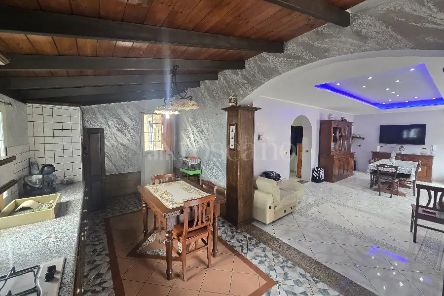 Casale in vendita di 260 mq a €288.000 (rif. 41/2026)