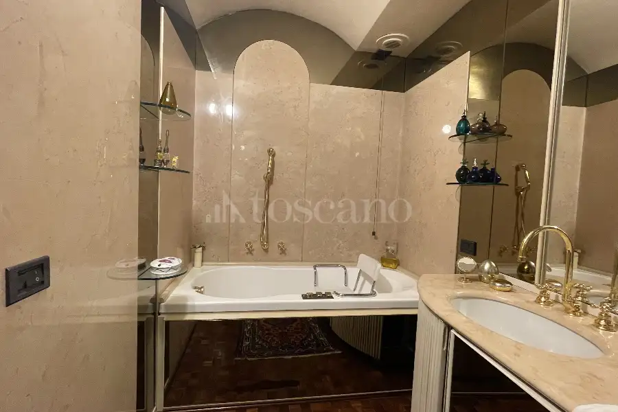 Casa in vendita di 200 mq a €1.800.000 (rif. 16/2024)