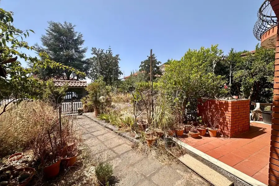 Villa in vendita di 415 mq a €345.000 (rif. 128/2026)
