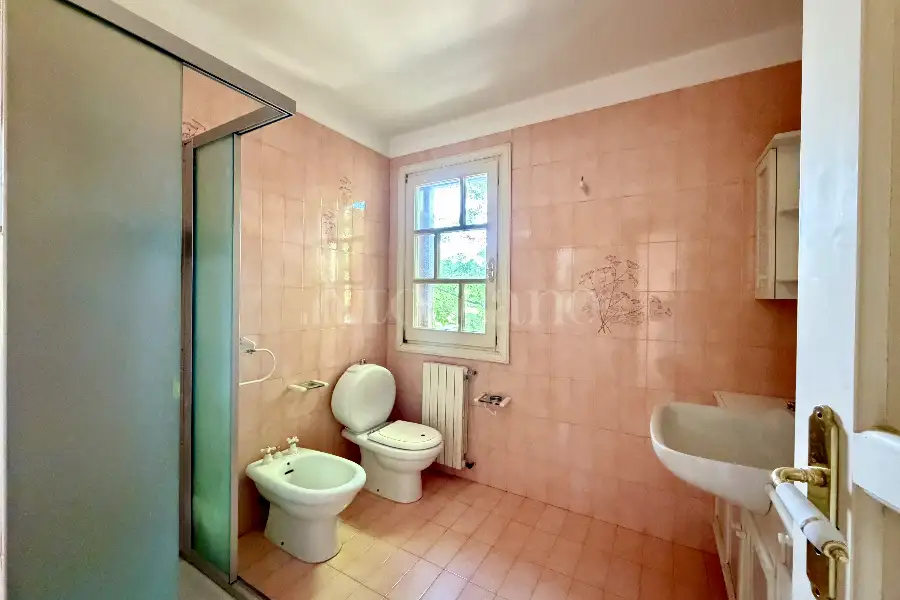 Villa in vendita di 653 mq a €1.180.000 (rif. 98/2026)