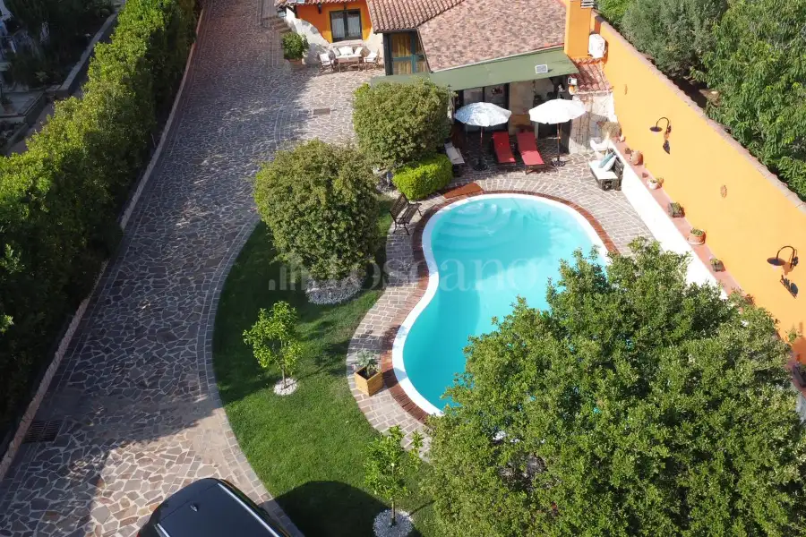 Casa Indipendente in vendita di 330 mq a €590.000 (rif. 82/2025)
