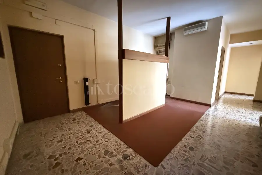 Ufficio in affitto di 80 mq a €1.300 (rif. 31/2026)